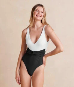 The Twist Backflip - Sea Urchin & White Sand