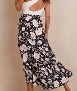 The Silky Luxe Beach To Brunch Wrap Skirt - Paradise In Sea Urchin 14 The Silky Luxe Beach To Brunch Wrap Skirt - Paradise In Sea Urchin -Cheap Sunset Bikini Store SilkyLuxeBeachtoBrunchWrapSkirt ParadiseinSeaUrchin Back Crop