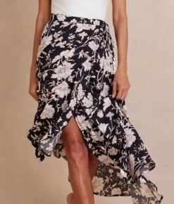 The Silky Luxe Beach To Brunch Wrap Skirt - Paradise In Sea Urchin 11 The Silky Luxe Beach To Brunch Wrap Skirt - Paradise In Sea Urchin -Cheap Sunset Bikini Store SilkyLuxeBeachtoBrunchWrapSkirt ParadiseinSeaUrchin Detail